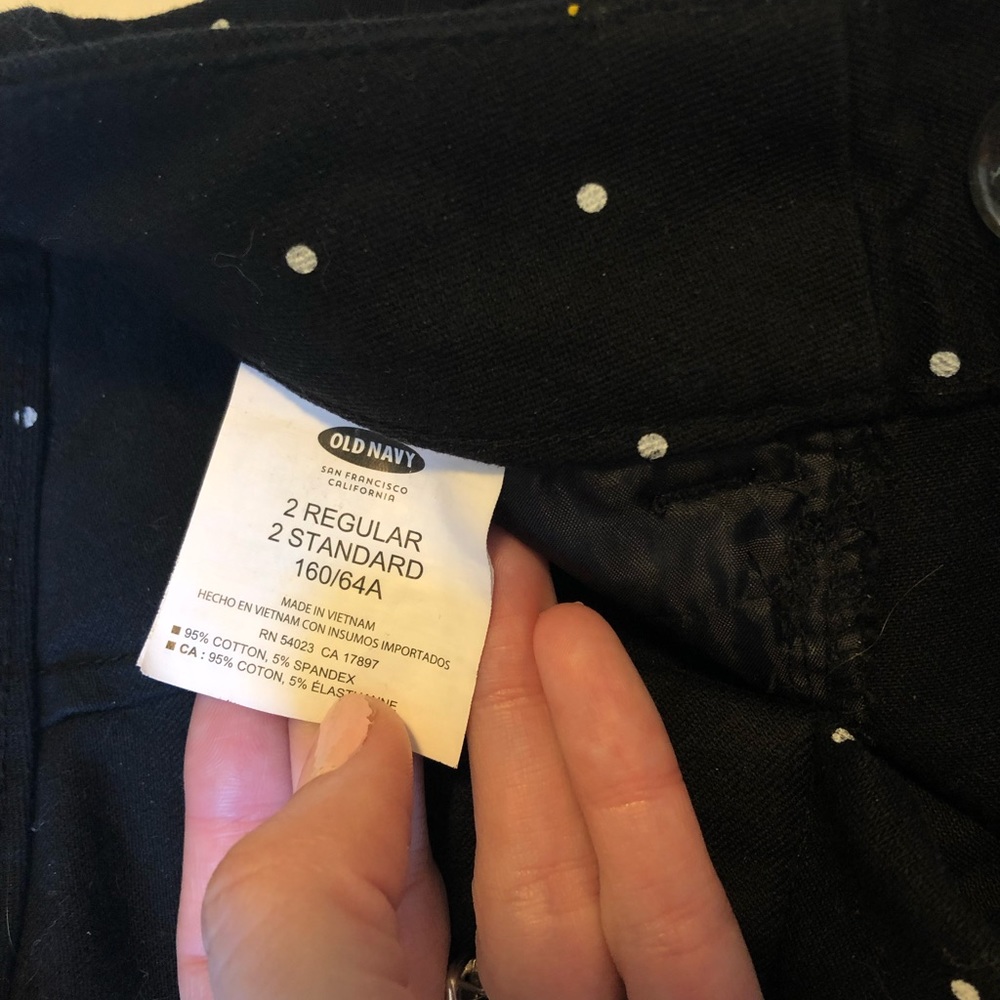Old navy pixie pants - Picture 4 of 4